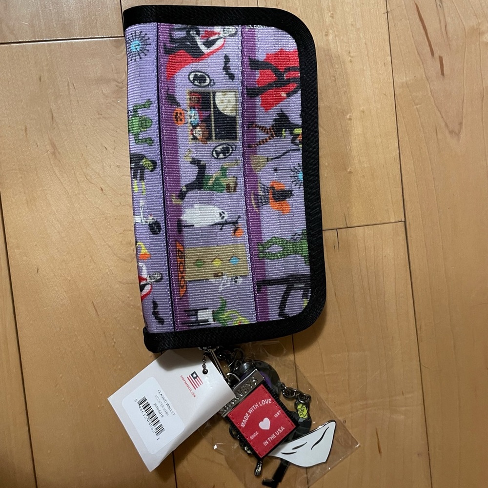 Harvey’s modster mash wallet NWT